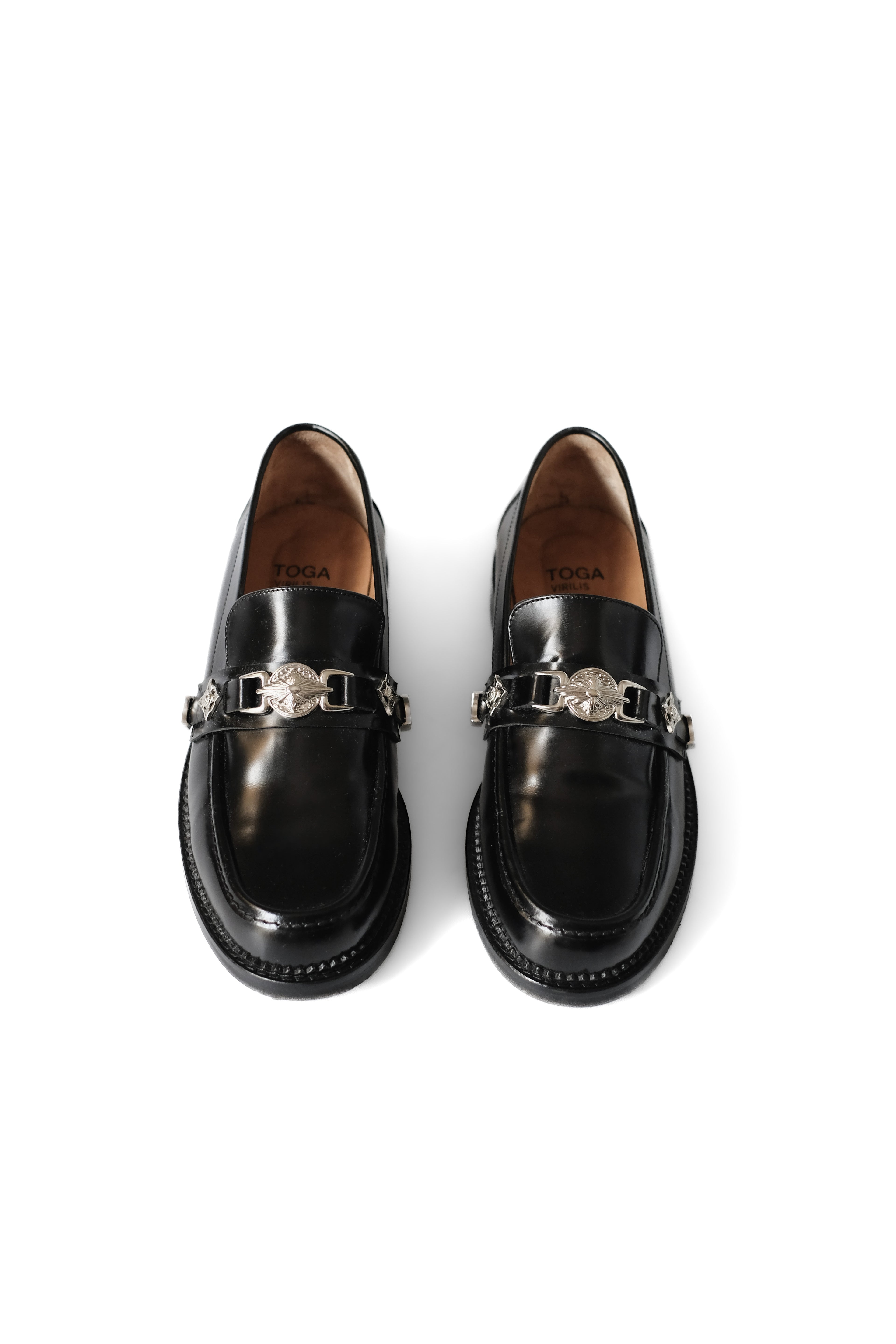 TOGA VIRILIS LOGO ENGRAVED LEATHER LOAFER
