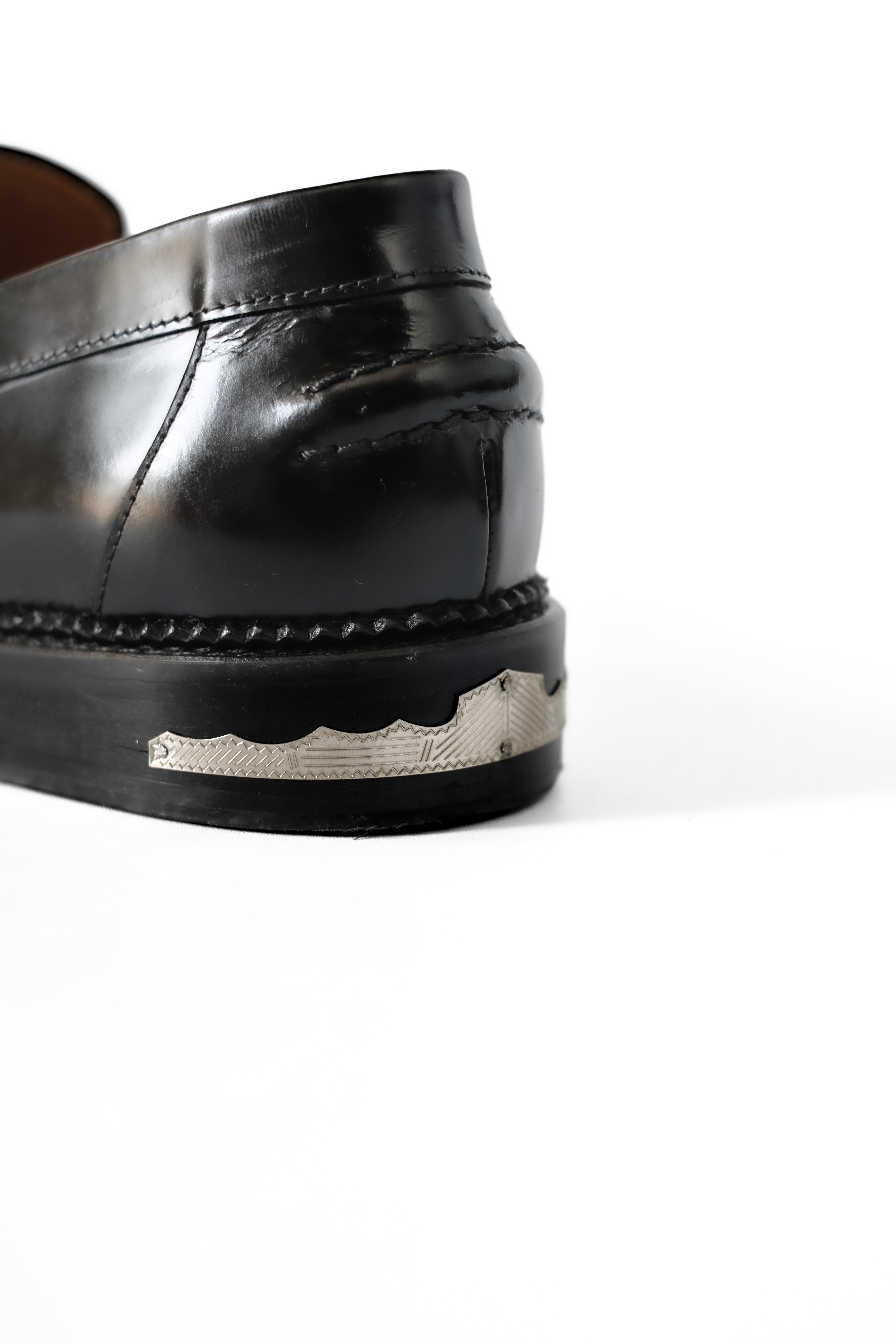 TOGA VIRILIS LOGO ENGRAVED LEATHER LOAFER